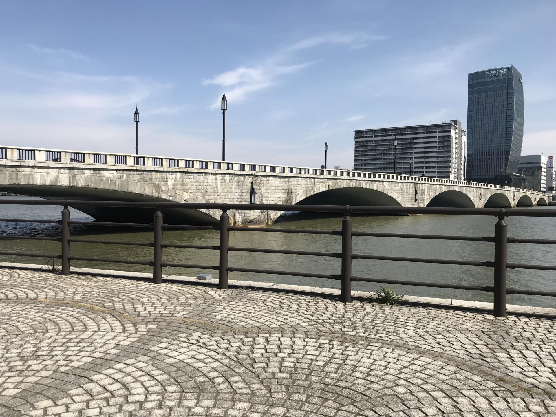 萬代橋
