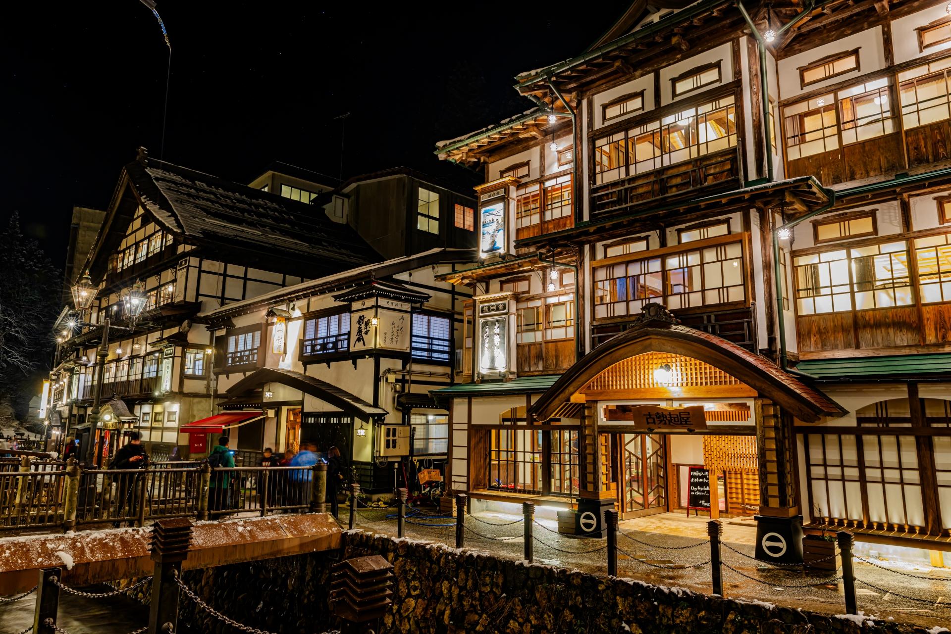銀山温泉